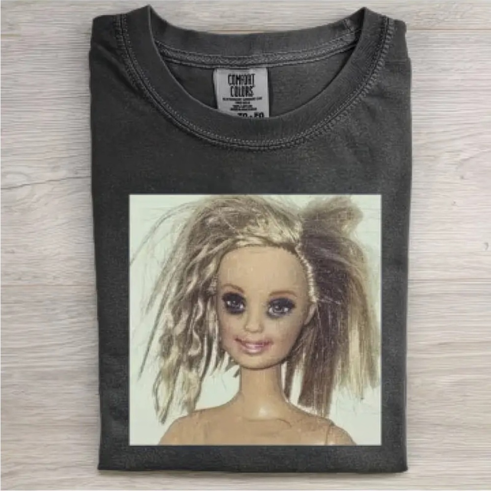 Black  T-Shirt with Barbie  Doll like  funny print women’s junior small new